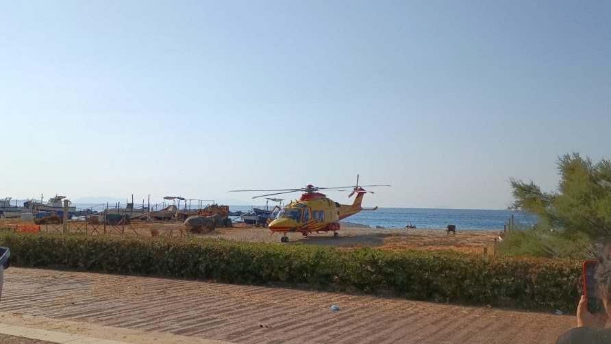 Spadafora, donna settantenne muore in spiaggia: si accascia davanti ai bagnanti