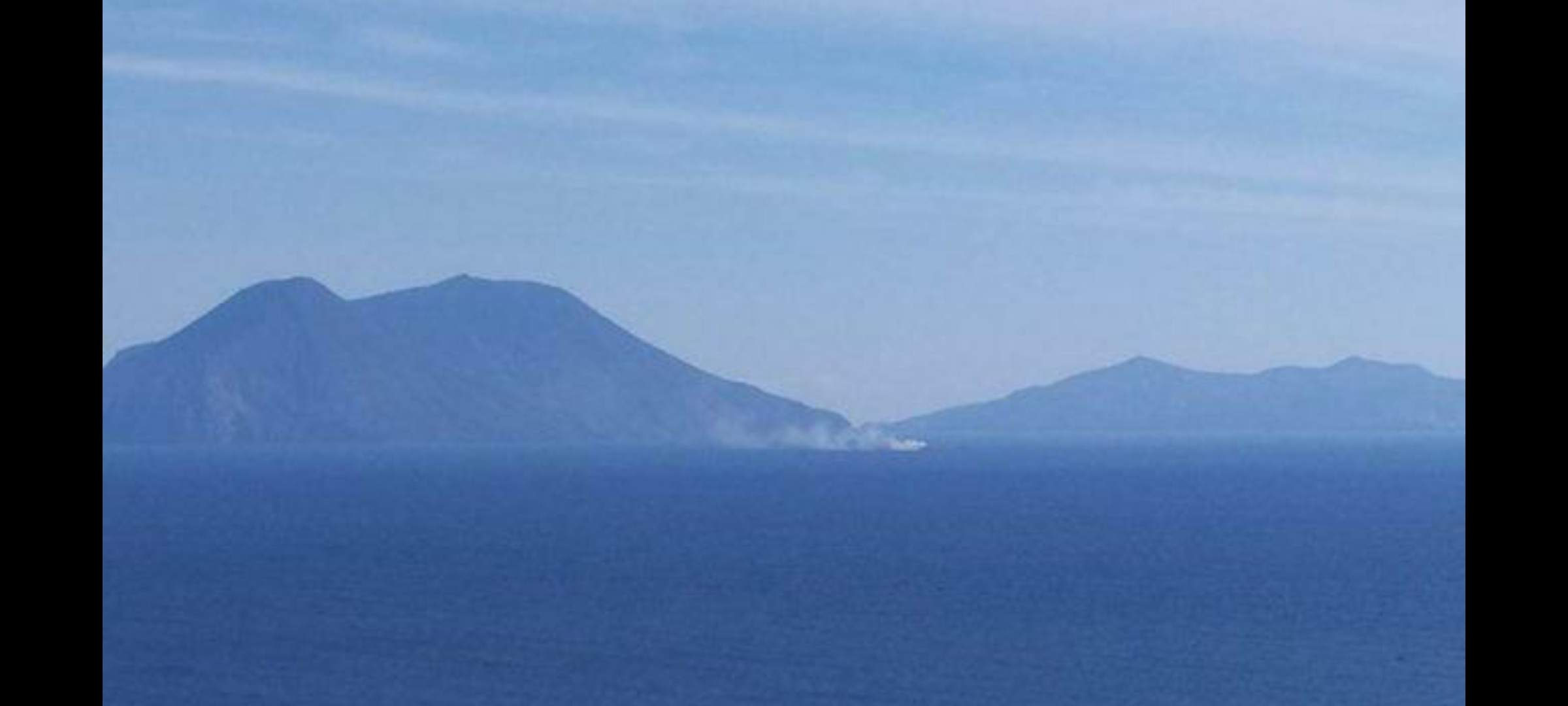 Salina, incendio sulla nave della Siremar partita da Milazzo: Paura per 12 passeggeri a bordo