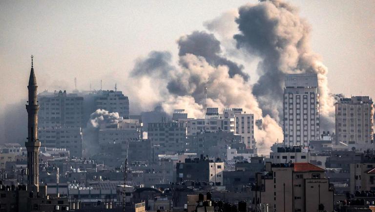 Guerra in Medio Oriente, Da Israele 6000 bombe su Hamas in una settimana: Tajani in visita a sud del Paese