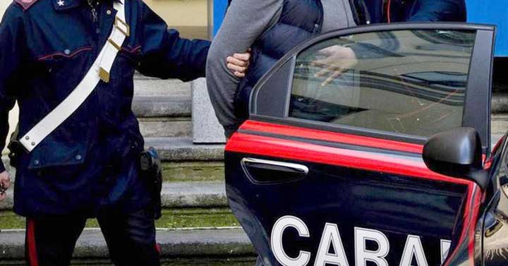 Blitz dei carabinieri a Palermo: arrestati due uomini con crack nascosto in auto e maxi sequestro di droga