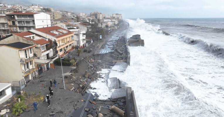 Santa Teresa di Riva, altri fondi dalla Regione per il lungomare danneggiato dal ciclone Harry